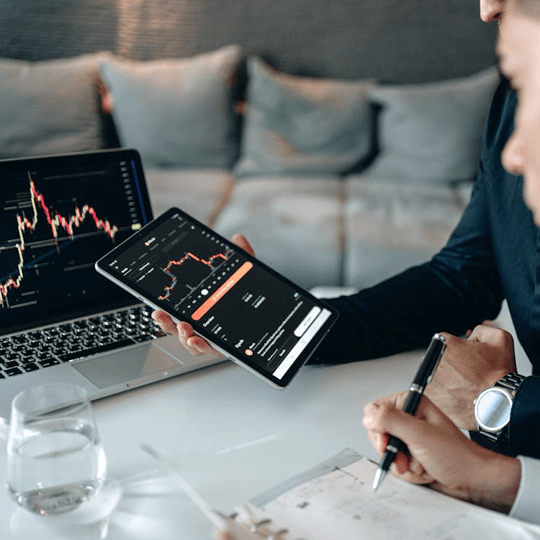 BitVolut AI - Team von Kryptowährungsexperten